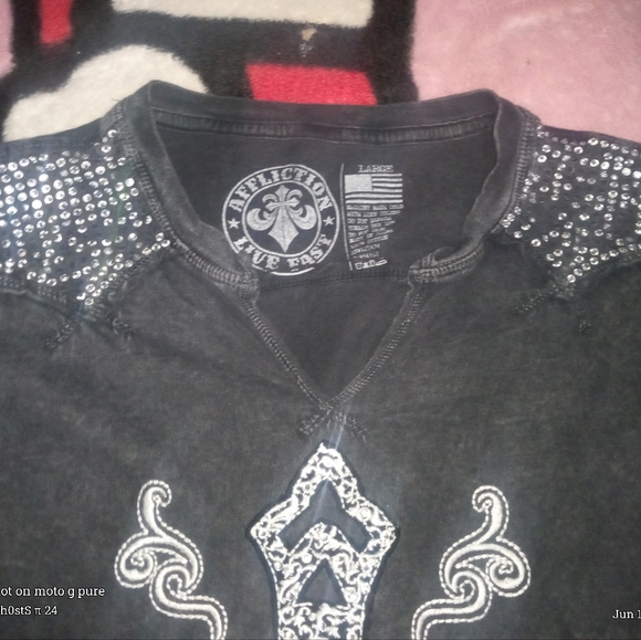 Women's Affliction V Neck with Jewels Shirt Sz L - Picture 5 of 7